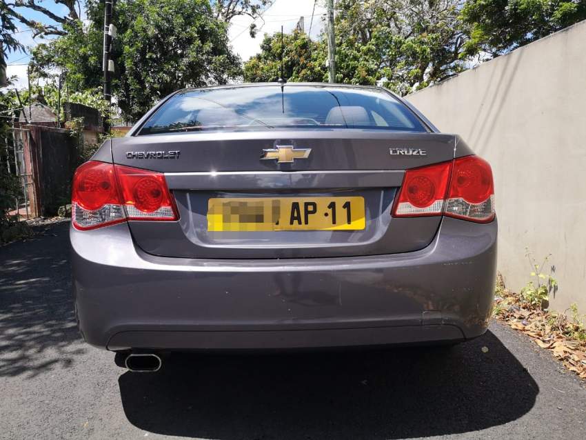 2011 Chevrolet Cruze - 3 - Family Cars  on Aster Vender