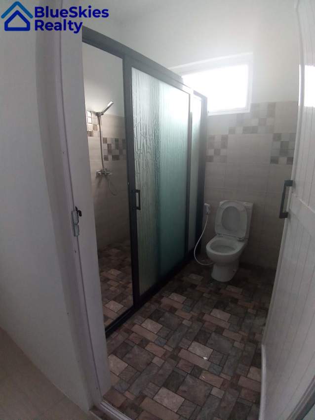 Commercial Building/Appartments Calodyne - 3 - Office Space  on Aster Vender