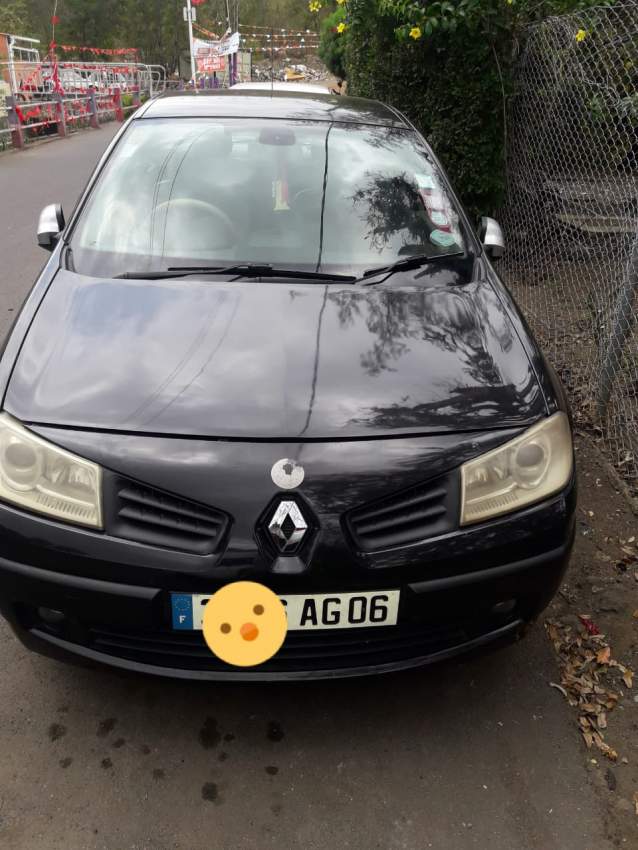 Renault Megane 2-2006  - 3 - Family Cars  on Aster Vender