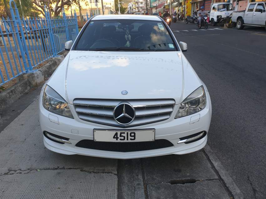 Mercedes Benz c180 AMG KOMPRESSOR - 5 - Luxury Cars  on Aster Vender