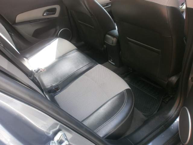 Cheverolet Cruze Lt  - 6 - Family Cars  on Aster Vender