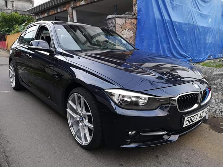 BMW 320i - 2 - Compact cars  on Aster Vender