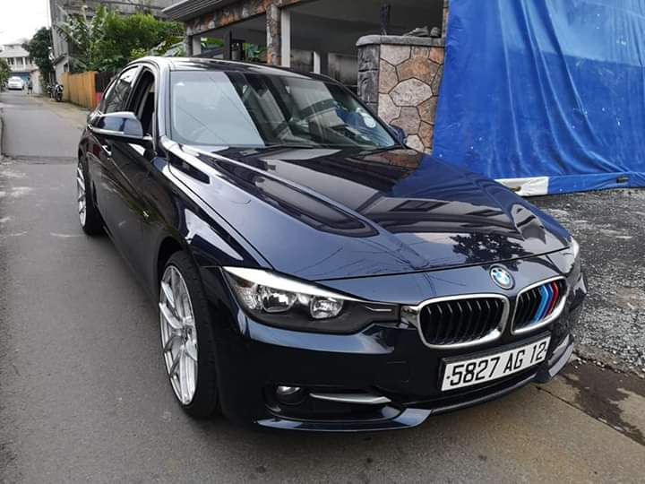 BMW 320i - 0 - Compact cars  on Aster Vender