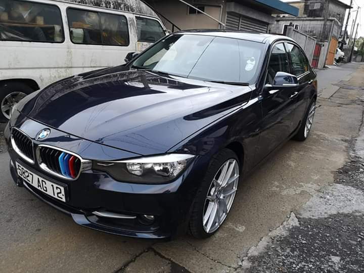 BMW 320i - 4 - Compact cars  on Aster Vender