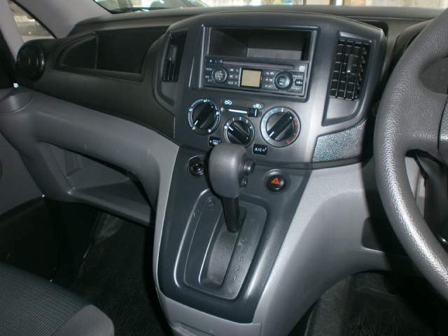 NISSAN NV200 - 6 - Cargo Van (Delivery Van)  on Aster Vender