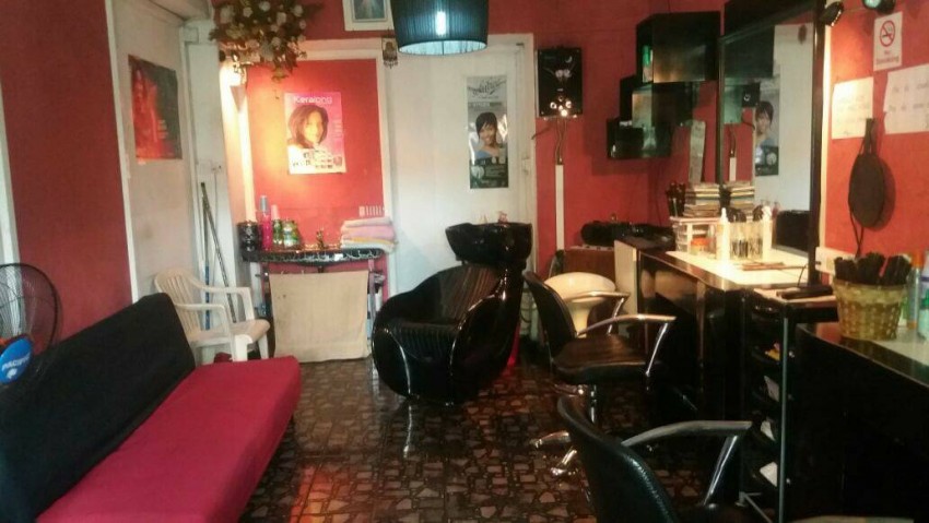 Salon de coiffure à vacoas bien situé au bus stop - 1 - Office Space  on Aster Vender