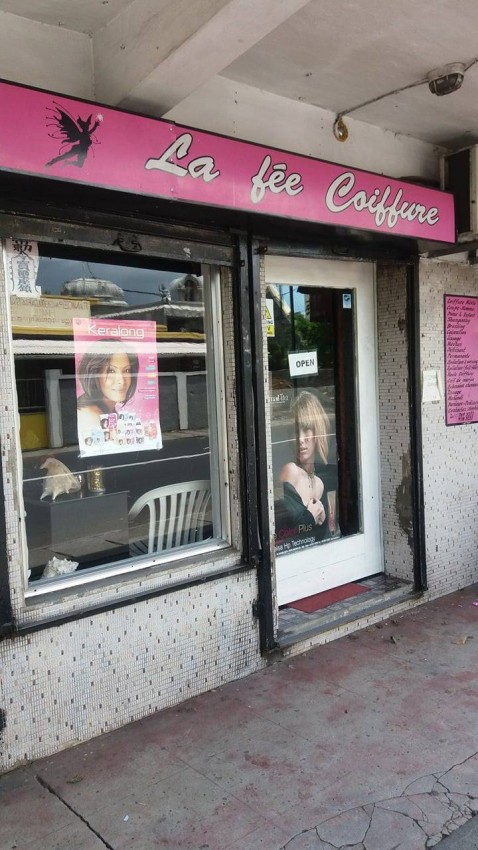 Salon de coiffure à vacoas bien situé au bus stop - 0 - Office Space  on Aster Vender