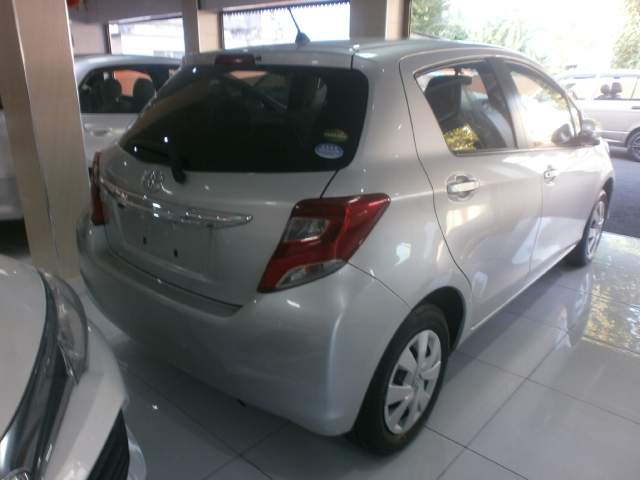 Toyota vitz - 3 - Family Cars  on Aster Vender