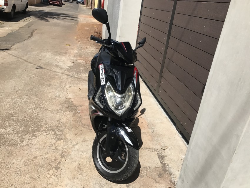 Scooter  - 2 - Scooters (above 50cc)  on Aster Vender