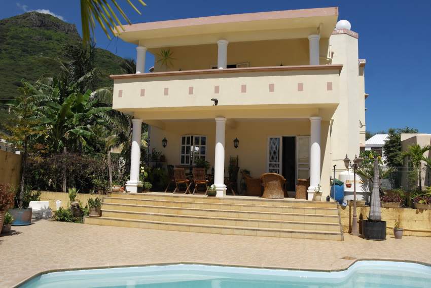A vendre Grande villa 5 chambres dans quartier résidentiel et calme  - 0 - Villas  on Aster Vender