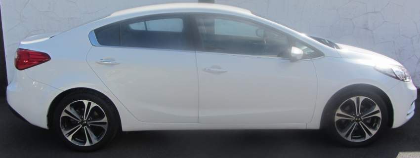 Kia Cerato - 2013 - 2 - Family Cars  on Aster Vender