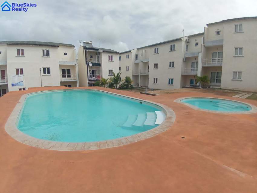 3 Bedrooms Triplex Chemin Vingt Pieds - 4 - Apartments  on Aster Vender