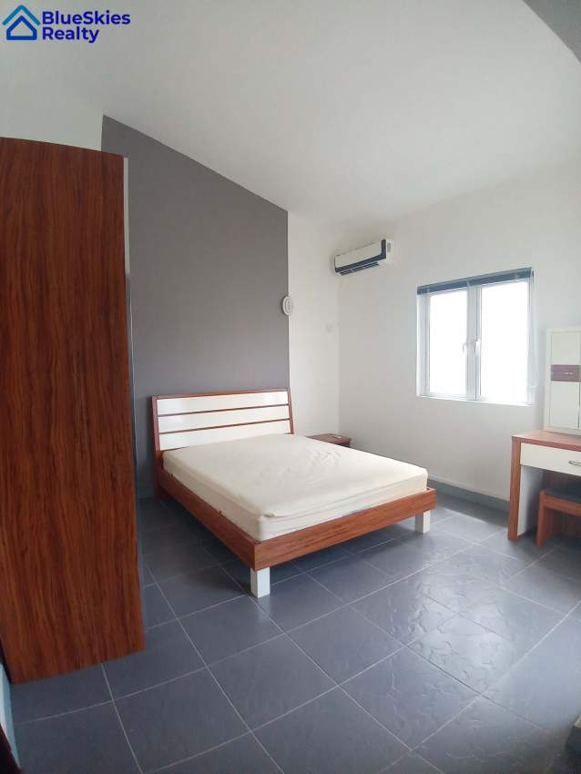 3 Bedrooms Triplex Chemin Vingt Pieds - 0 - Apartments  on Aster Vender