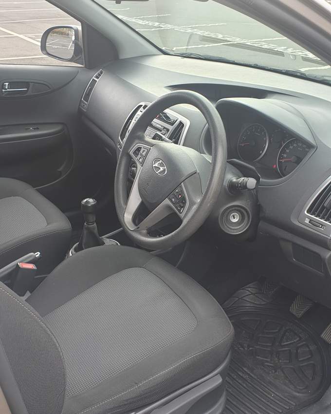 Hyundai i20 - 3 - Compact cars  on Aster Vender