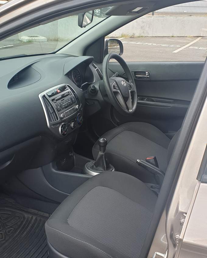 Hyundai i20 - 5 - Compact cars  on Aster Vender
