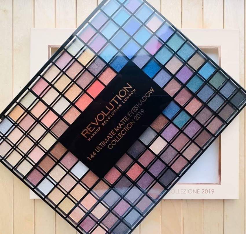 Revolution 2019 - 0 - Eye shadow  on Aster Vender