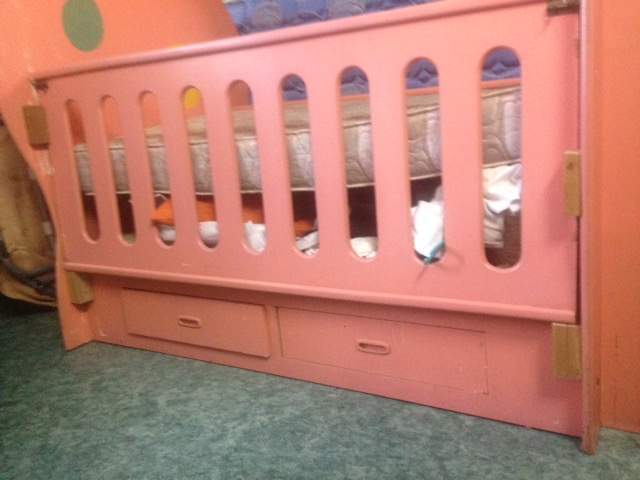 Kids Bed/Berceau - 2 - Bedroom Furnitures  on Aster Vender