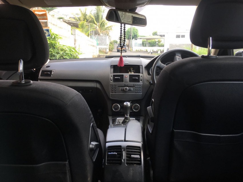 Voiture mercedes benz c180 kompressor noir - 2 - Luxury Cars  on Aster Vender