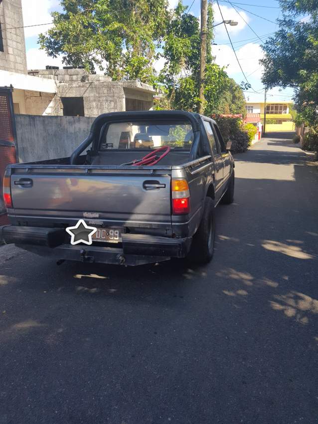 Isuzu KB 250 - 1 - Pickup trucks (4x4 & 4x2)  on Aster Vender