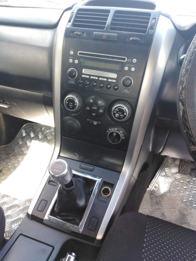 Suzuki Vitara 2.0 Full option- double traction - 3 - SUV Cars  on Aster Vender