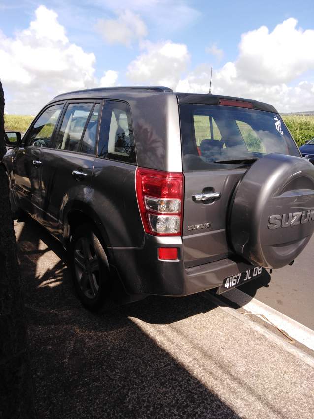 Suzuki Vitara 2.0 Full option- double traction - 6 - SUV Cars  on Aster Vender