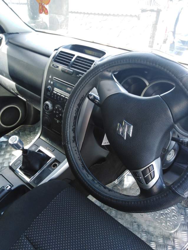 Suzuki Vitara 2.0 Full option- double traction - 2 - SUV Cars  on Aster Vender