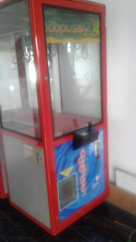 Arcade games on Aster Vender