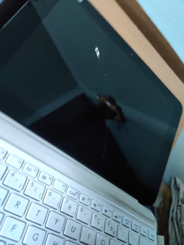 Asus Transformer 2 in 1 - 2 - Laptop  on Aster Vender