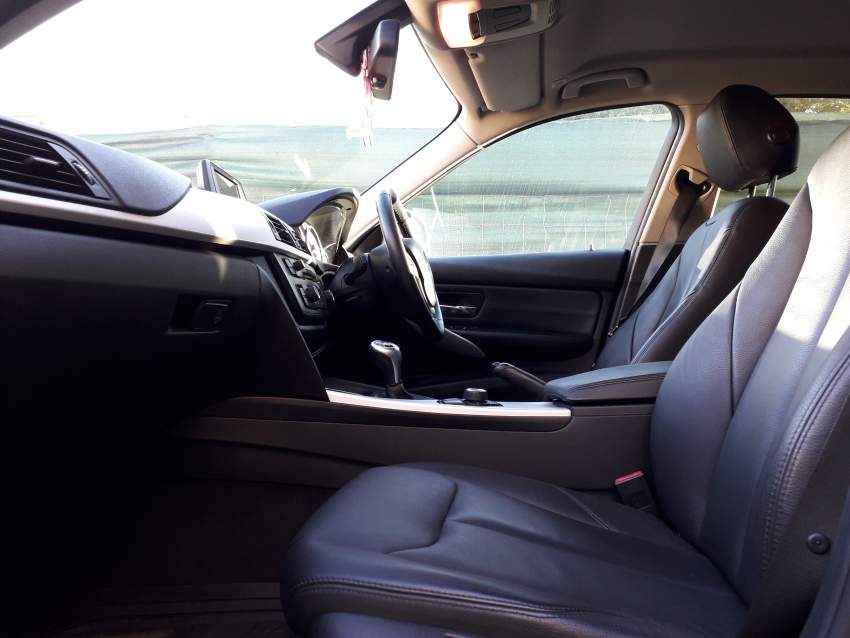 BMW Series 3 2012 for sale - 3 - Luxury Cars  on Aster Vender