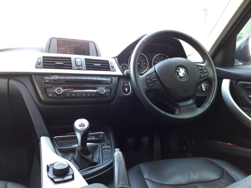 BMW Series 3 2012 for sale - 6 - Luxury Cars  on Aster Vender