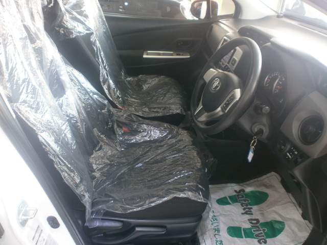 Toyota vitz  - 3 - Luxury Cars  on Aster Vender