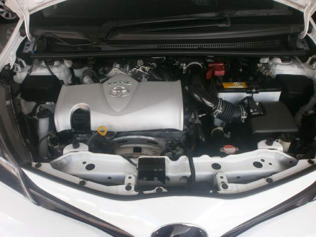 Toyota vitz  - 4 - Luxury Cars  on Aster Vender