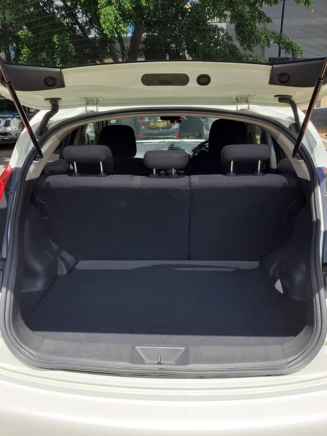 Nissan Juke - 2 - SUV Cars  on Aster Vender