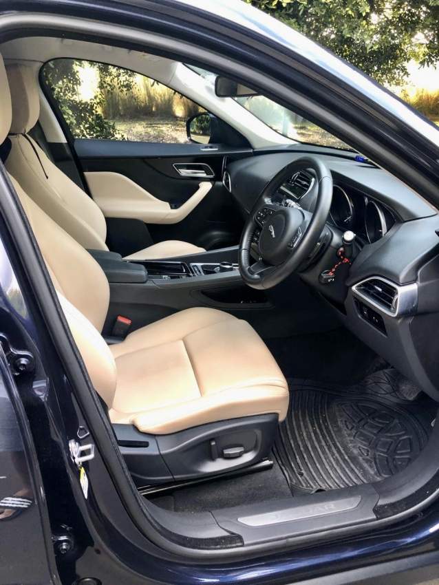 Jaguar F-Pace 2.0 - 6 - SUV Cars  on Aster Vender