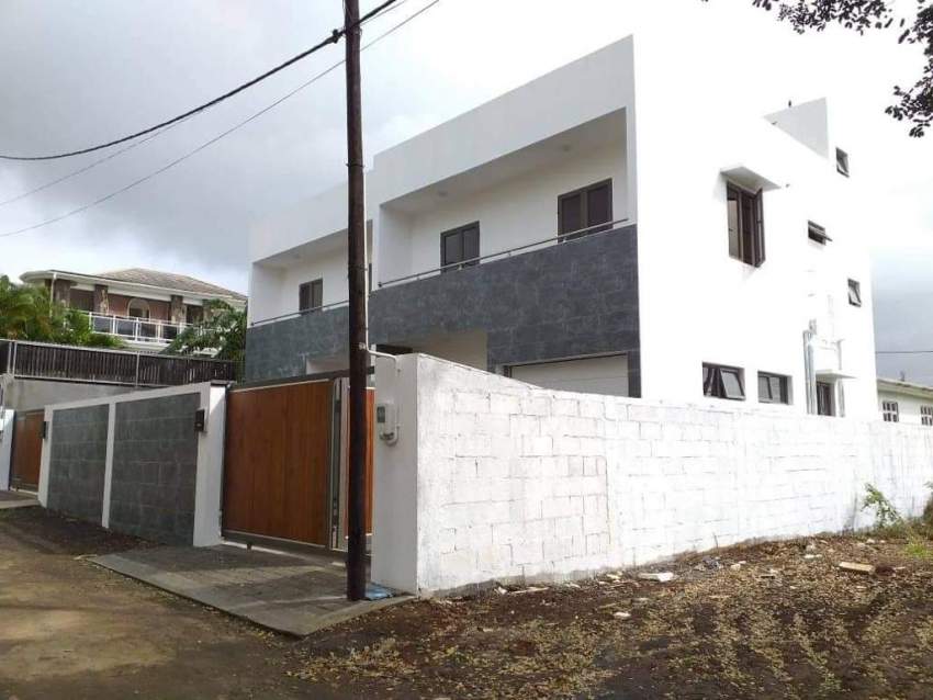 House Duplex  - 0 - House  on Aster Vender