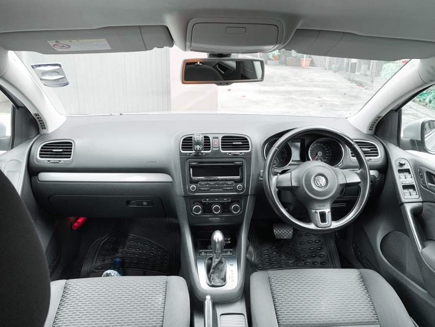 Volkswagen Golf VI - 1 - Family Cars  on Aster Vender