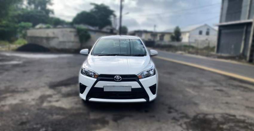 Toyota Yaris 2017 - 2 - Compact cars  on Aster Vender