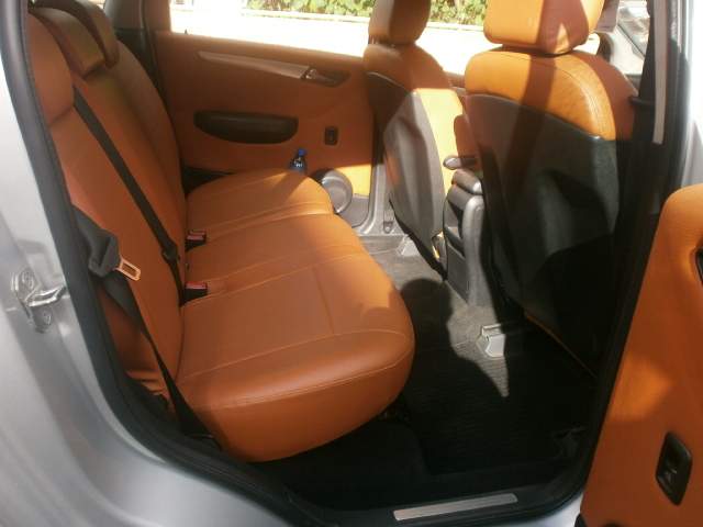 Mercedes Benz B 160 Sports Tourer - 2 - Family Cars  on Aster Vender