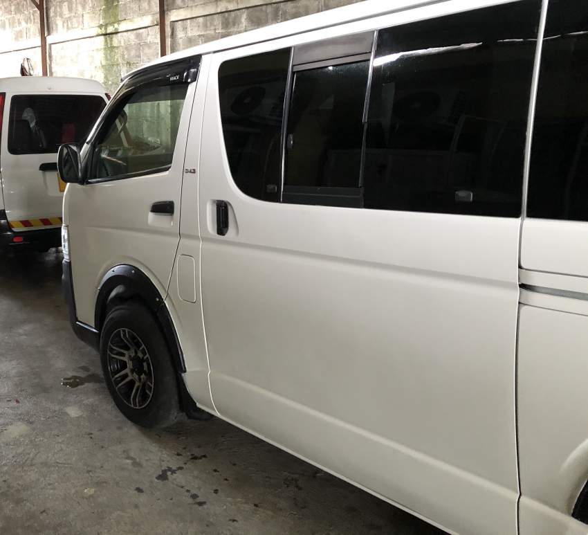 TOYOTA HIACE  - 1 - Cargo Van (Delivery Van)  on Aster Vender
