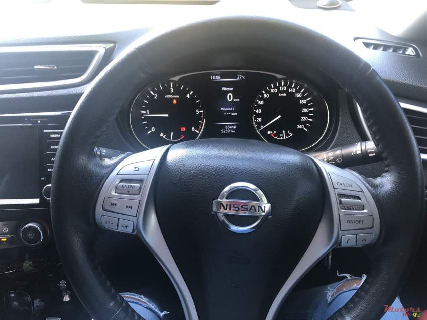 Nissan xtrail 2016 (7 seater)  - 3 - SUV Cars  on Aster Vender