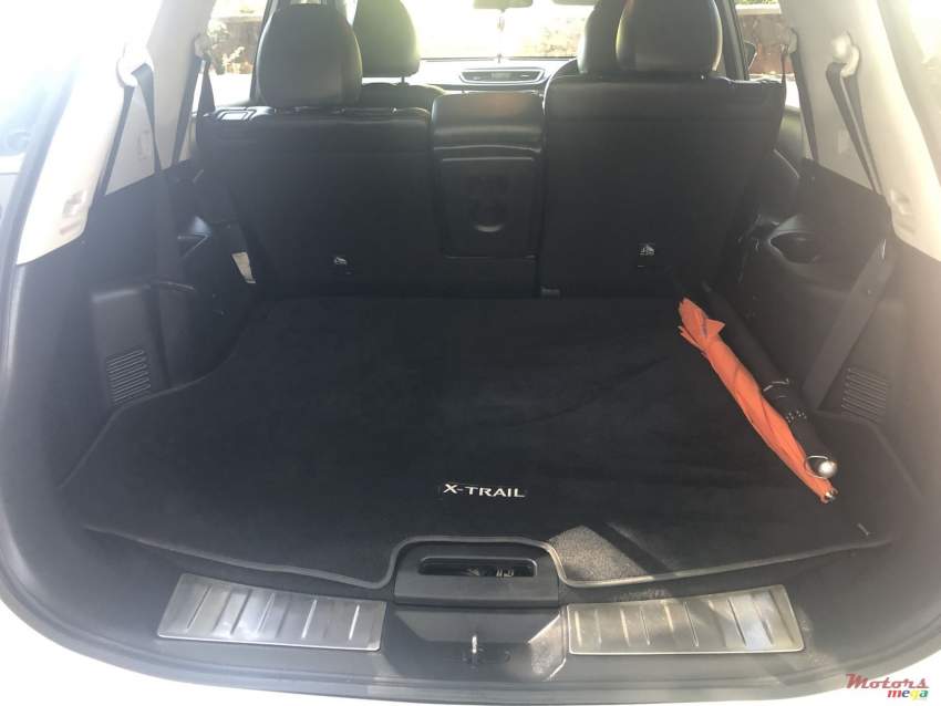 Nissan xtrail 2016 (7 seater)  - 2 - SUV Cars  on Aster Vender