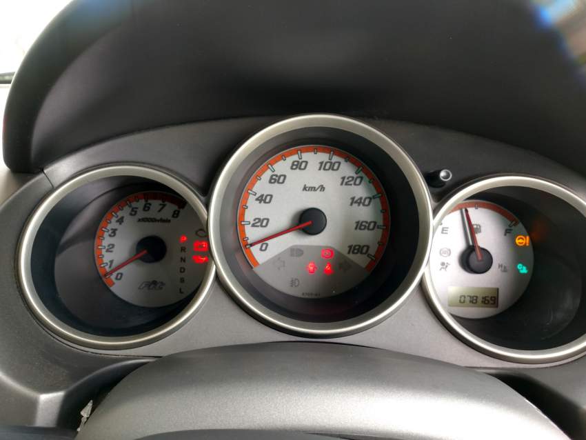 2007 Honda Fit (Japan) - 4 - Family Cars  on Aster Vender