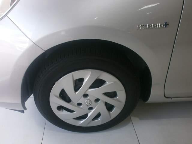 Toyota Aqua - 1 - Family Cars  on Aster Vender