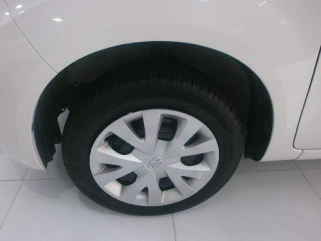 Toyota Passo - 2 - Family Cars  on Aster Vender