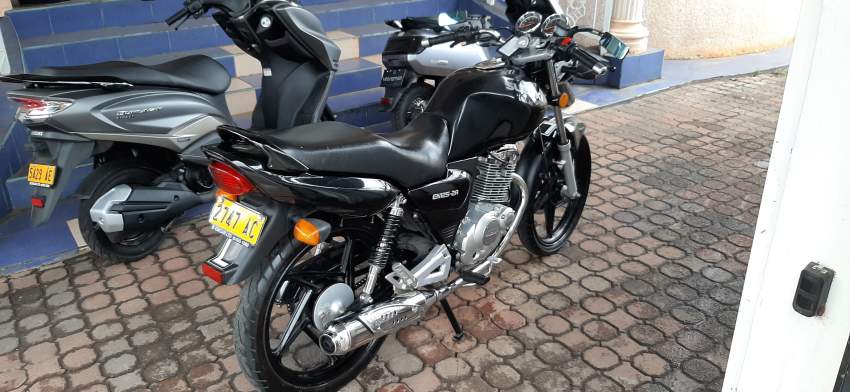 Suzuki EN-125 (AC) - 3 - Roadsters  on Aster Vender