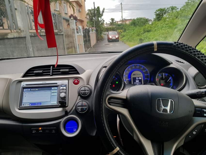Honda Fit Hybrid - 5 - Compact cars  on Aster Vender