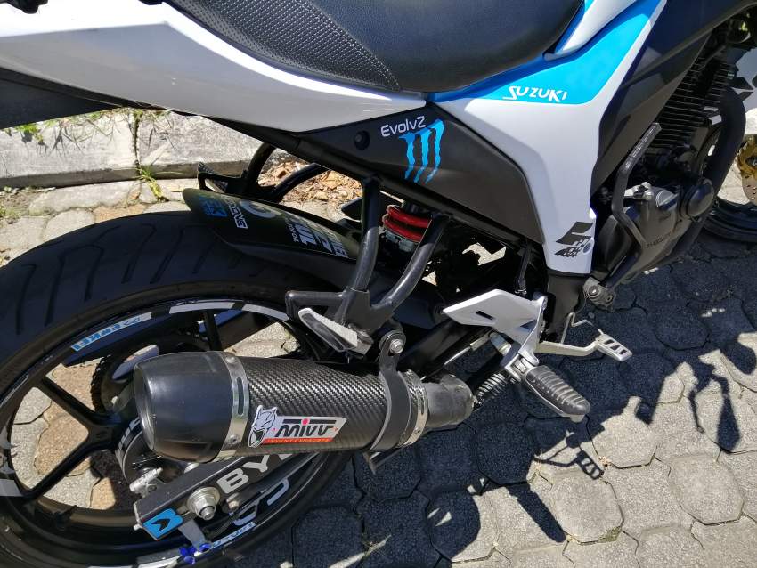 Suzuki Gixxer 150 - 5 - Sports Bike  on Aster Vender