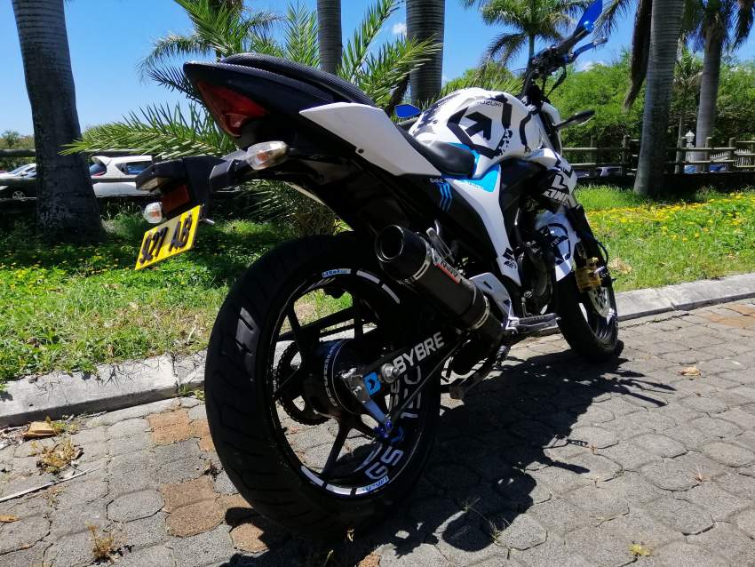Suzuki Gixxer 150 - 1 - Sports Bike  on Aster Vender