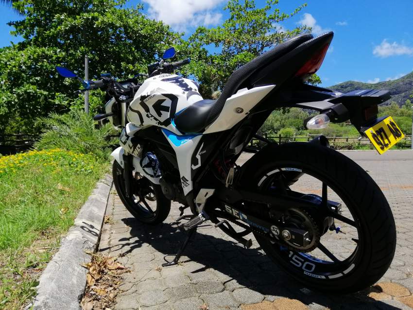 Suzuki Gixxer 150 - 6 - Sports Bike  on Aster Vender