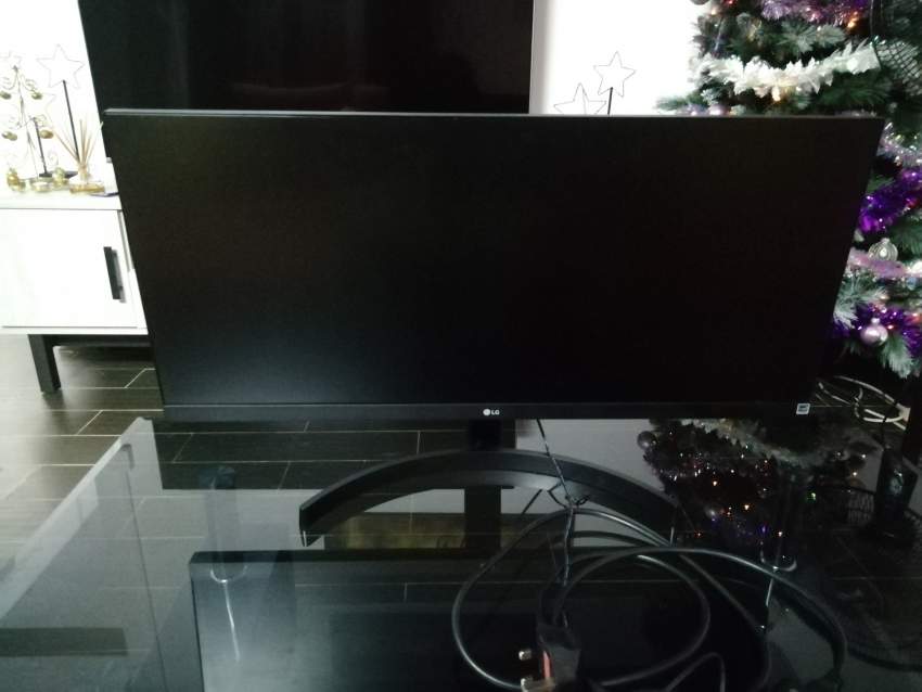 LG ULTRAWIDE MONITOR SCREEN  - 1 - All household appliances  on Aster Vender